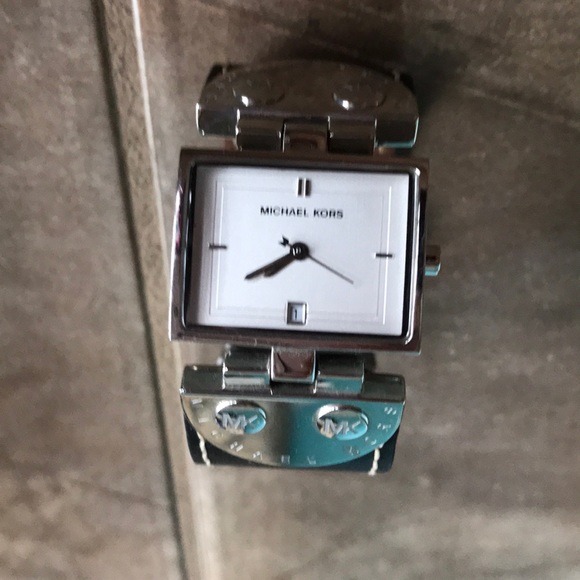 Michael Kors Watch - Picture 6 of 7